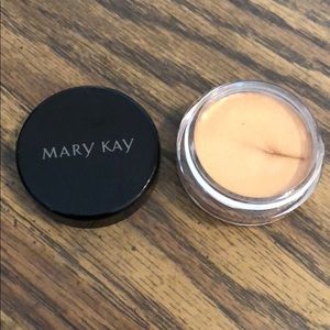 Mary Kay Cream Eye Color in Apricot Twist